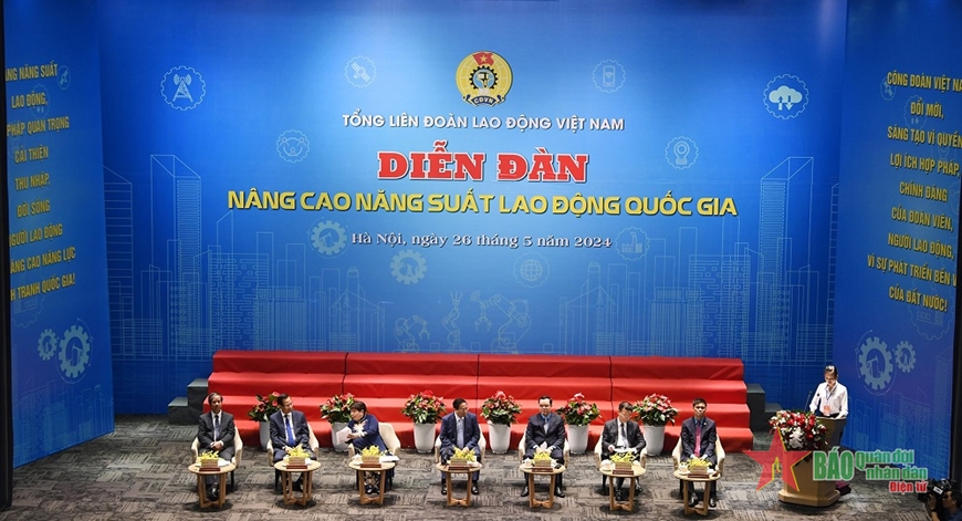 View - 	Thủ tướng Phạm Minh Chính dự diễn đàn Nâng cao năng suất lao động